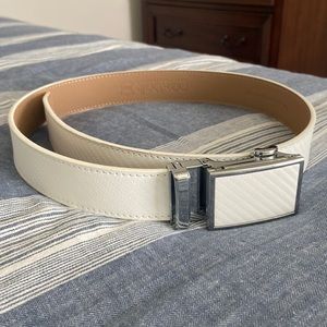 Nexbelt Golf Belt - White with ballmarker inside belt buckle